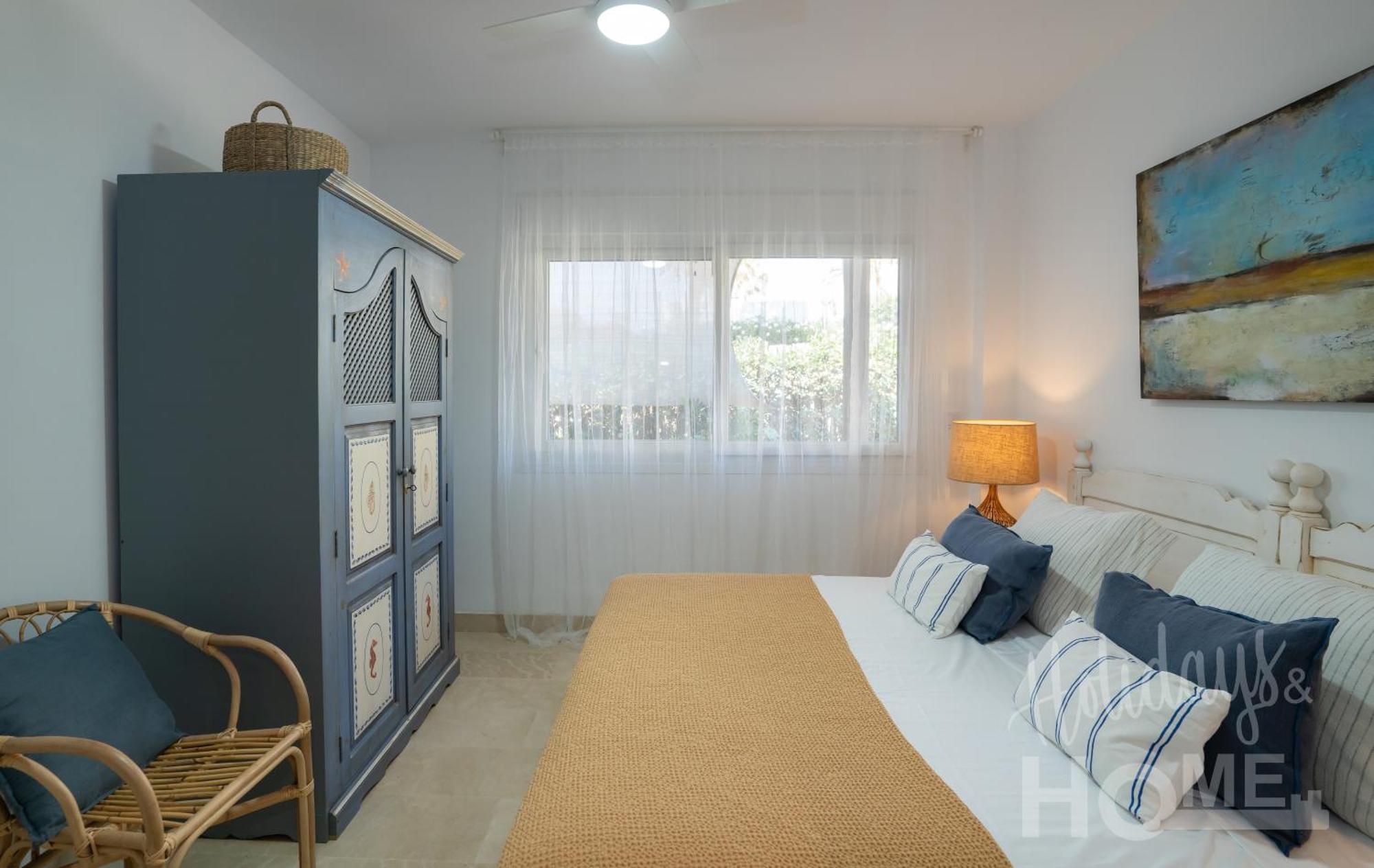 Apartemen Neptuno Ii Beachfront Elviria,sea Views,lovely Terrace And Pool Marbella