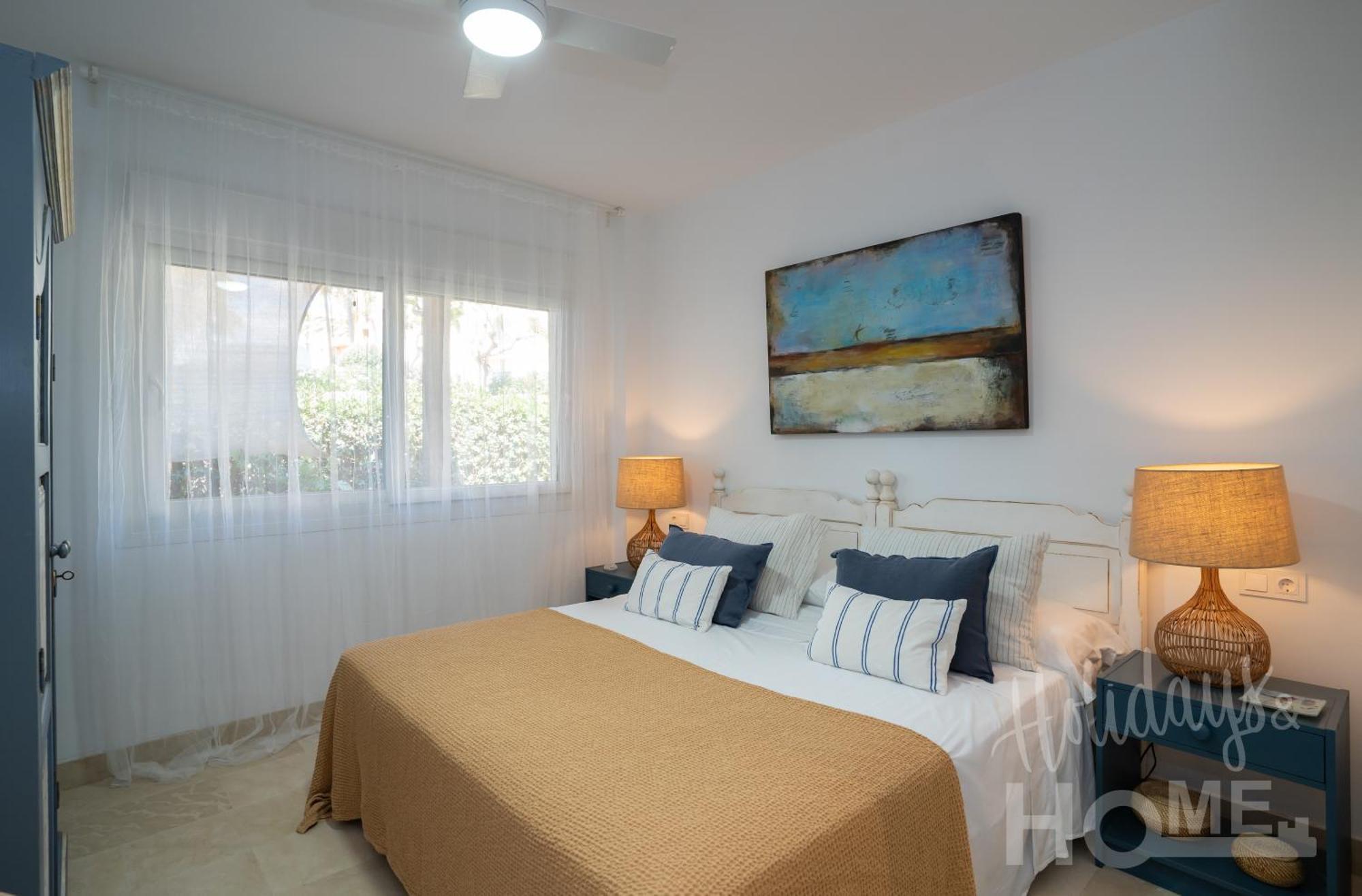 Neptuno Ii Beachfront Elviria,sea Views,lovely Terrace And Pool Marbella