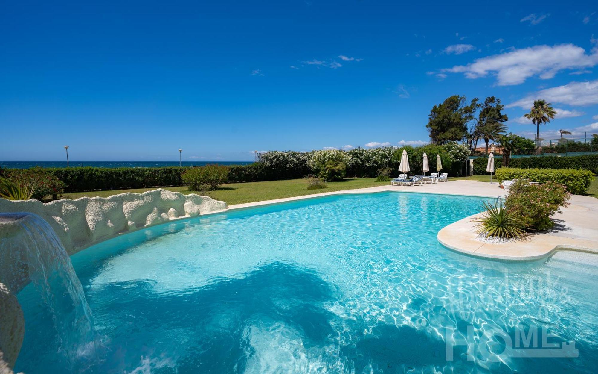 Neptuno Ii Beachfront Elviria,sea Views,lovely Terrace And Pool * Marbella