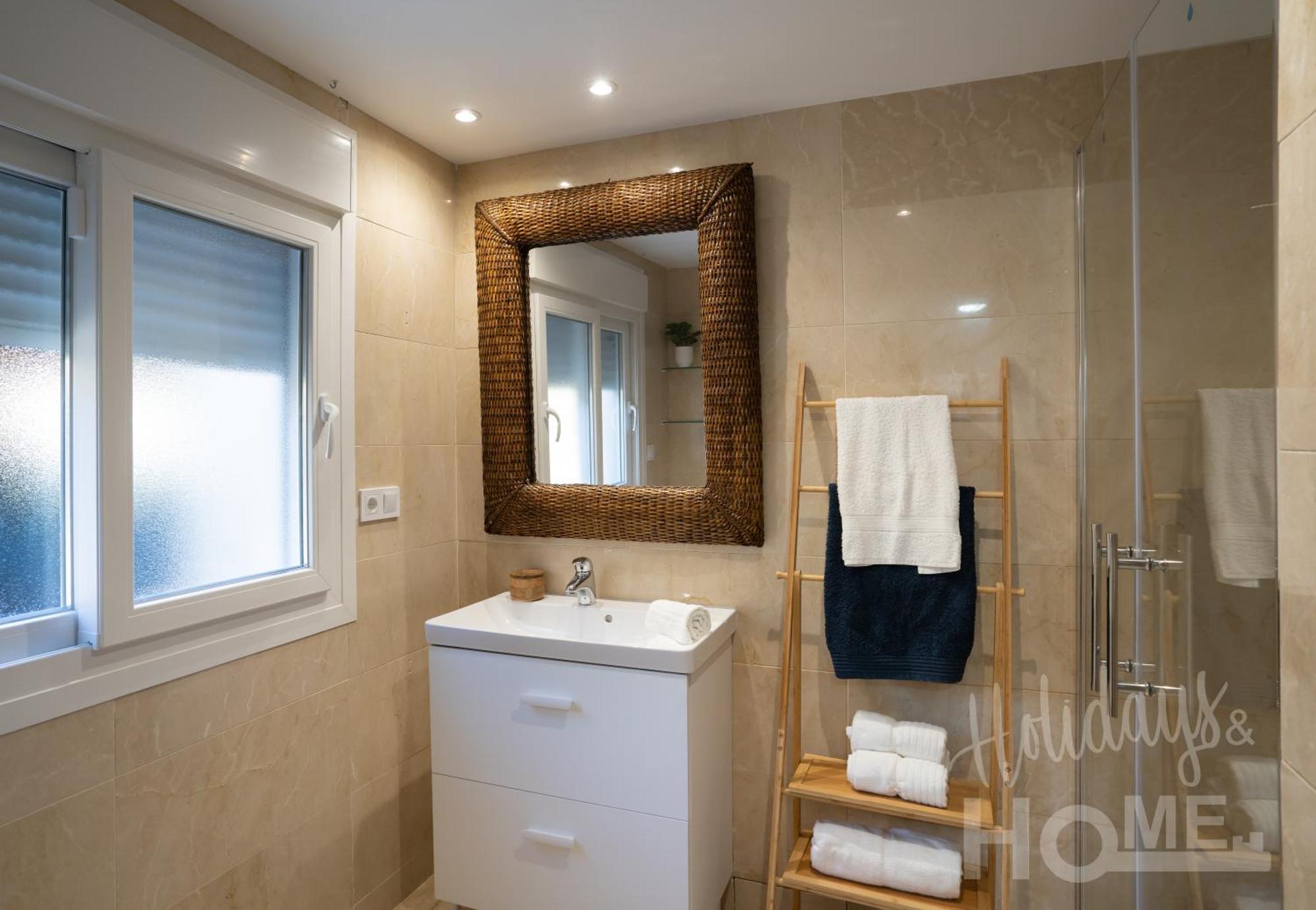 Neptuno Ii Beachfront Elviria,sea Views,lovely Terrace And Pool Apartment *