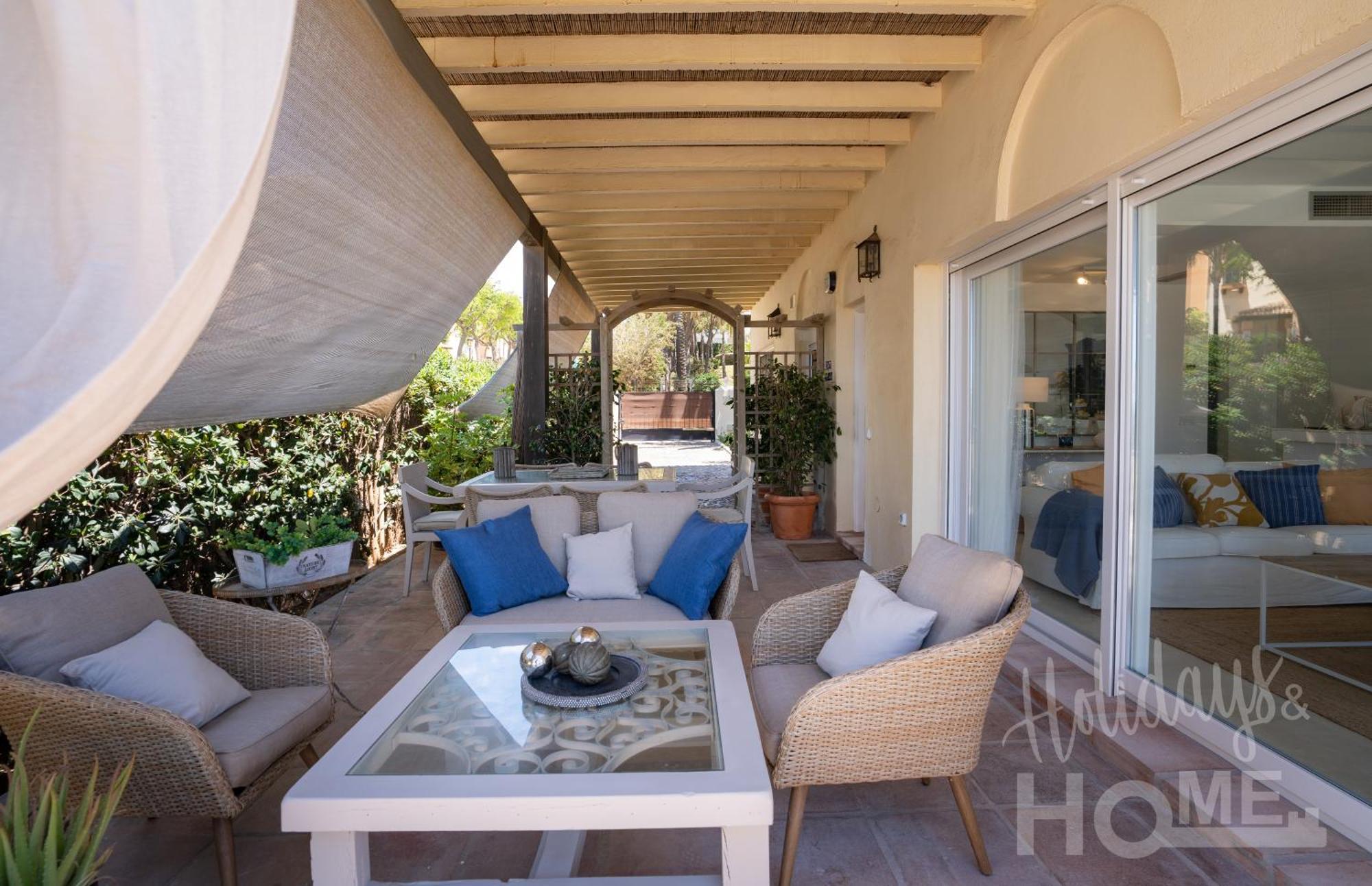 Apartment Neptuno Ii Beachfront Elviria,sea Views,lovely Terrace And Pool Marbella