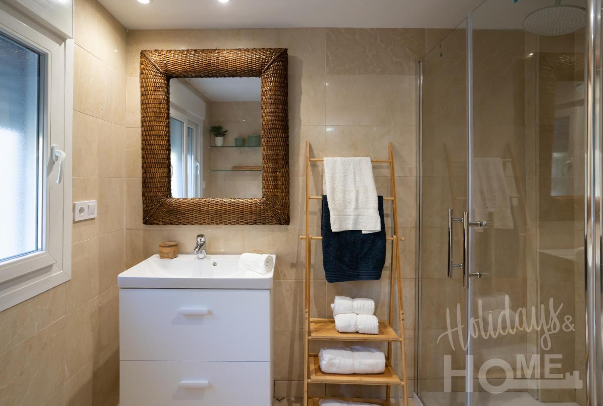 Apartment Neptuno Ii Beachfront Elviria,sea Views,lovely Terrace And Pool Marbella